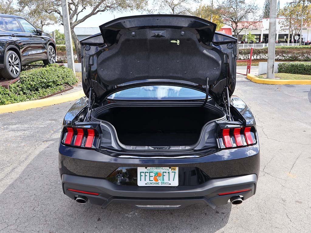 Used 2025 Ford Mustang Premium image 19