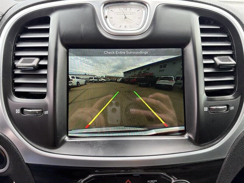 Used 2018 Chrysler 300 Touring L AWD/4WD image 23