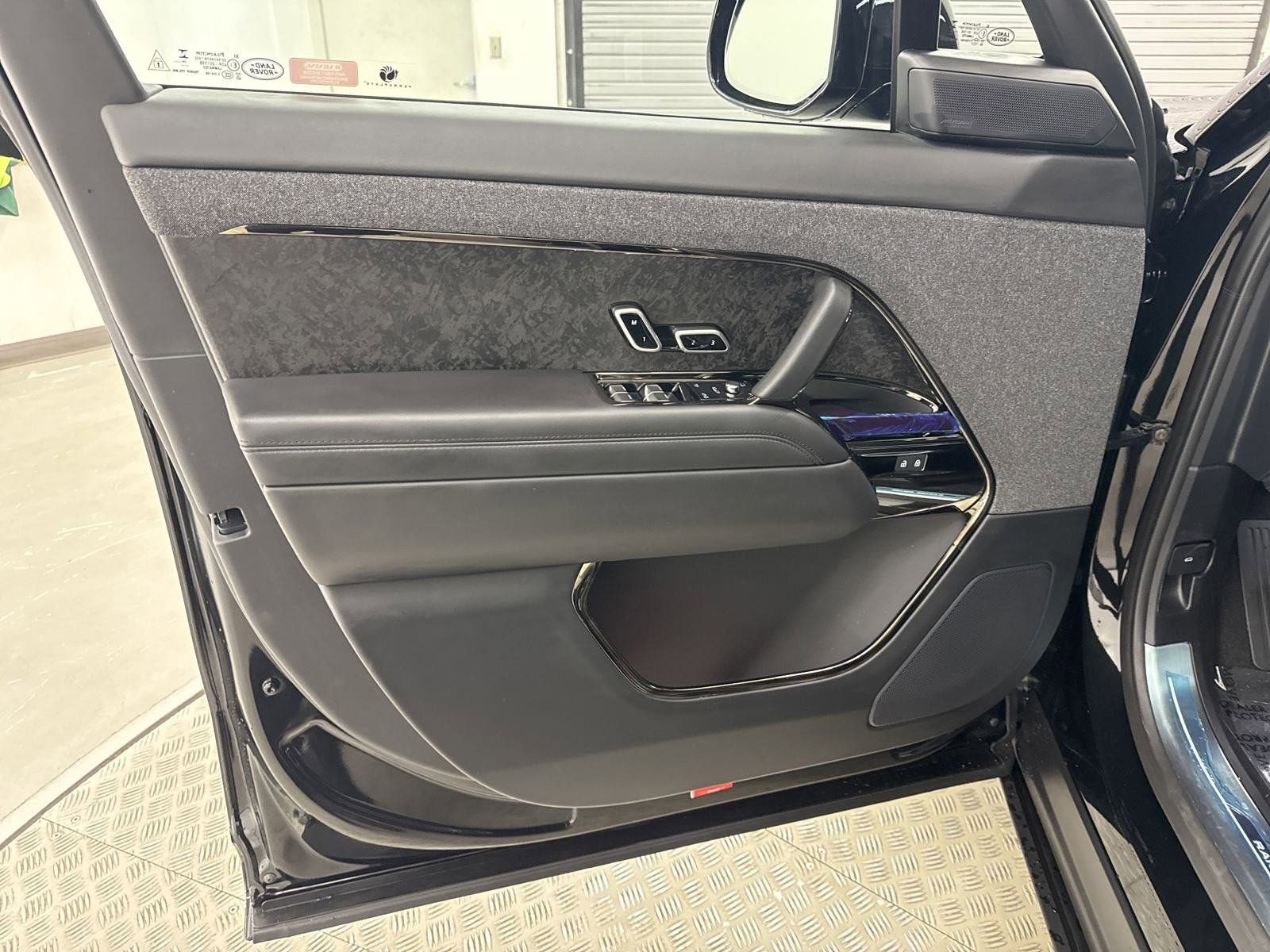 New 2025 Land Rover Range Rover Sport Dynamic SE image 12