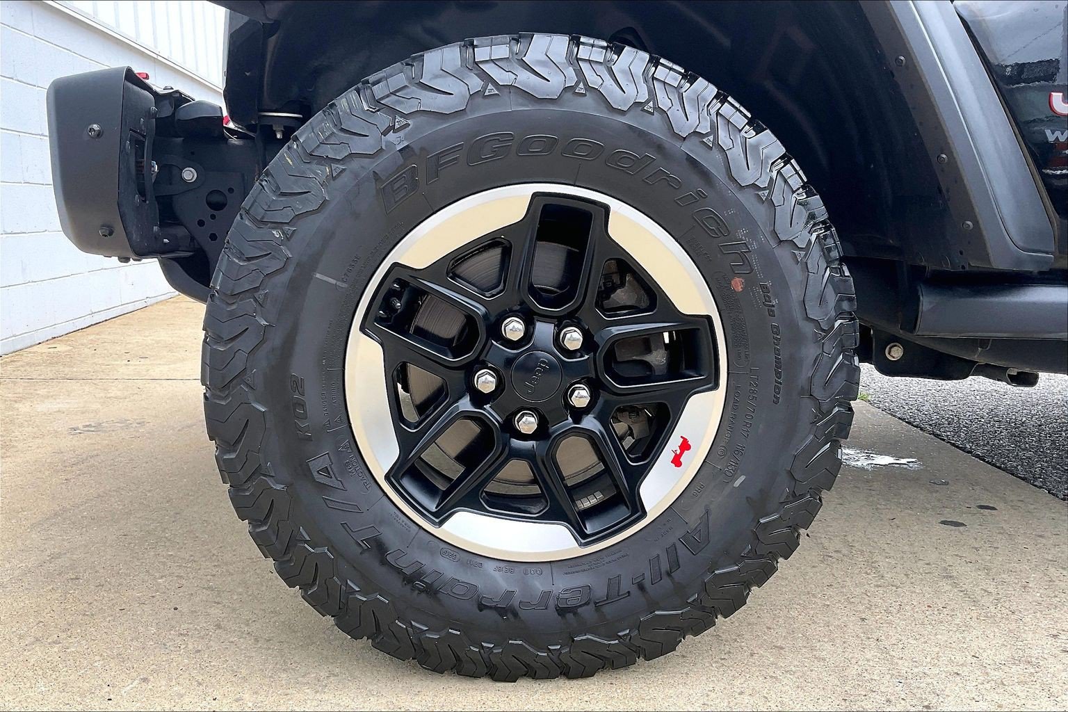 Used 2020 Jeep Wrangler Rubicon w/ Steel Bumper Group AWD/4WD image 11