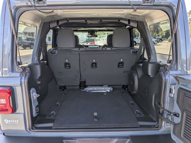 New 2026 Jeep Wrangler Unlimited Rubicon w/ Technology Group AWD/4WD image 29