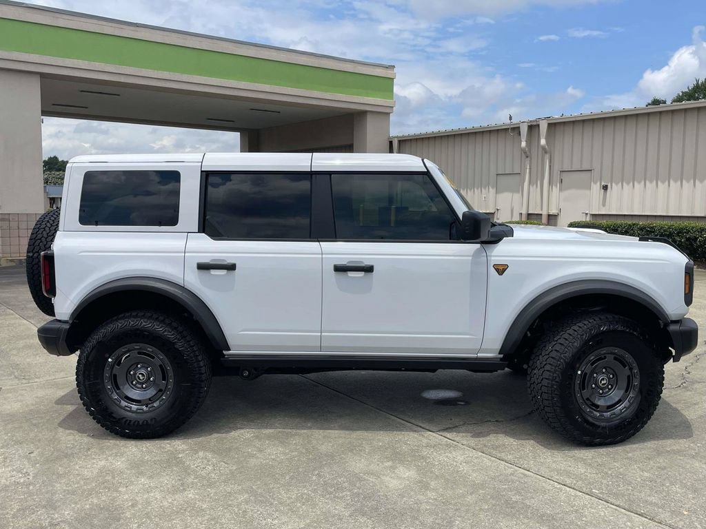 New 2025 Ford Bronco Badlands w/ Sasquatch Package AWD/4WD image 2