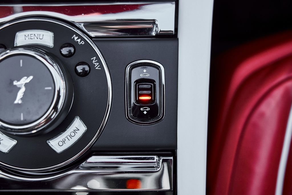 Used 2020 Rolls-Royce Wraith image 61