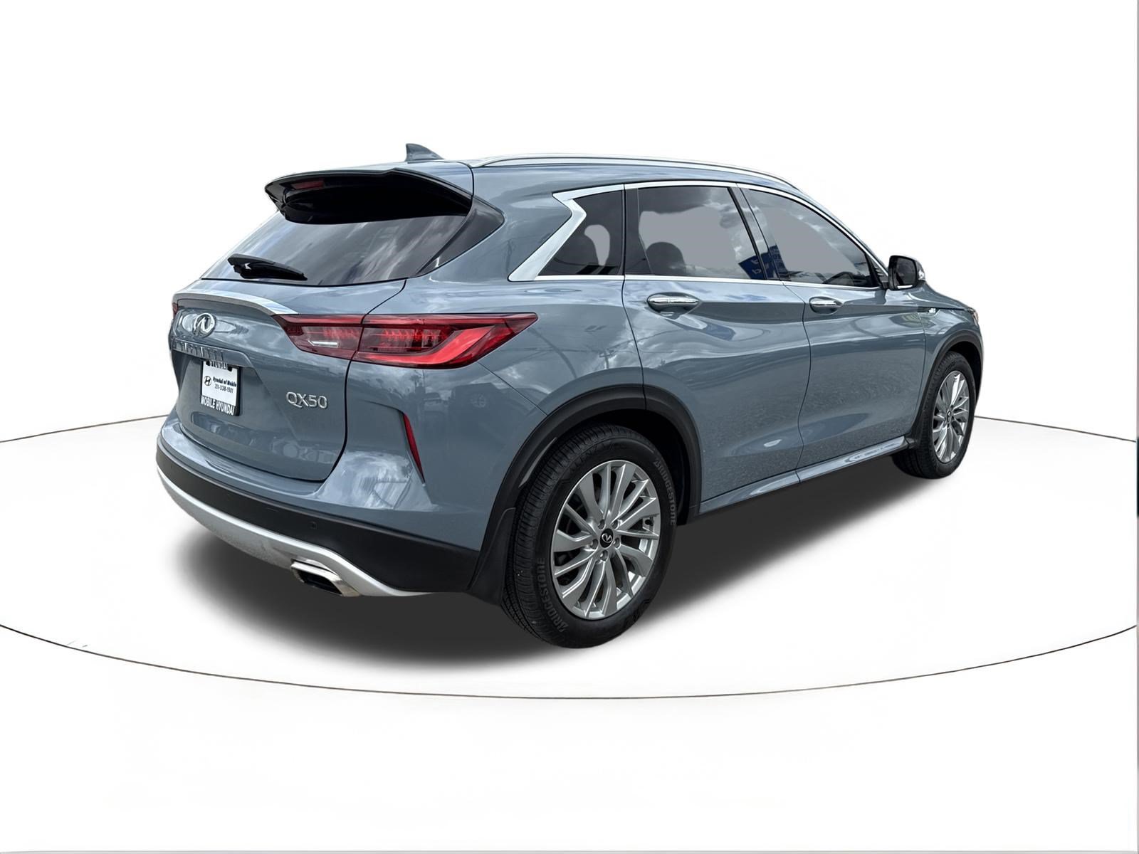 Used 2023 INFINITI QX50 Luxe FWD image 3