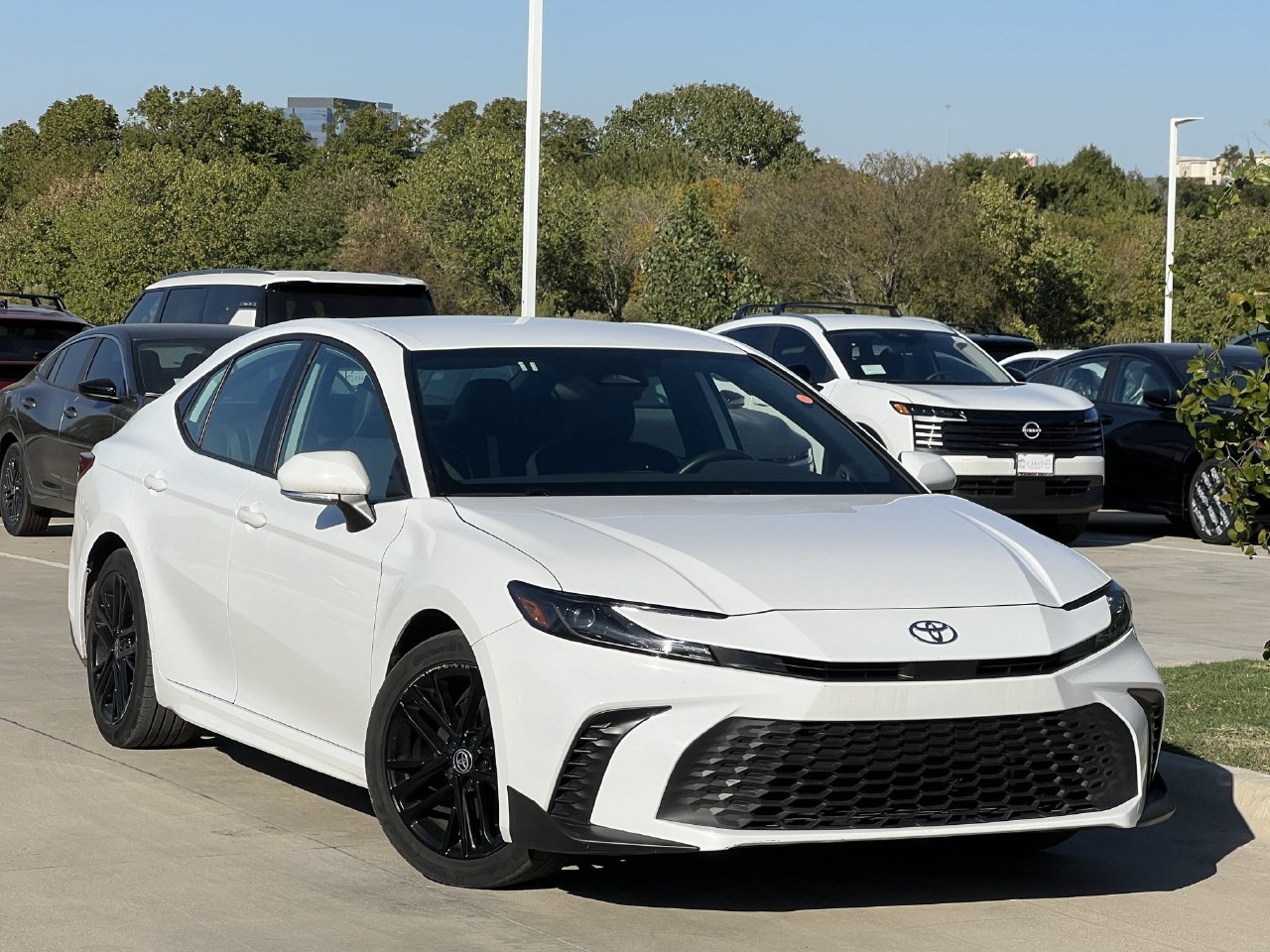 Used 2026 Toyota Camry SE FWD image 2