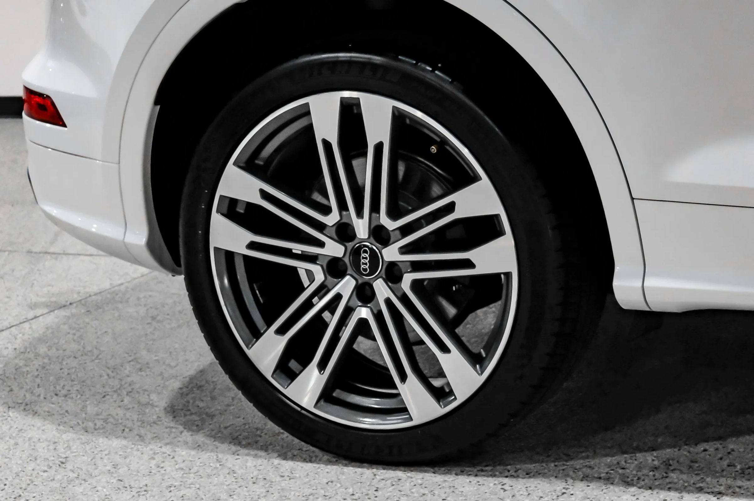 Used 2018 Audi SQ5 Prestige w/ Prestige Package AWD/4WD image 69