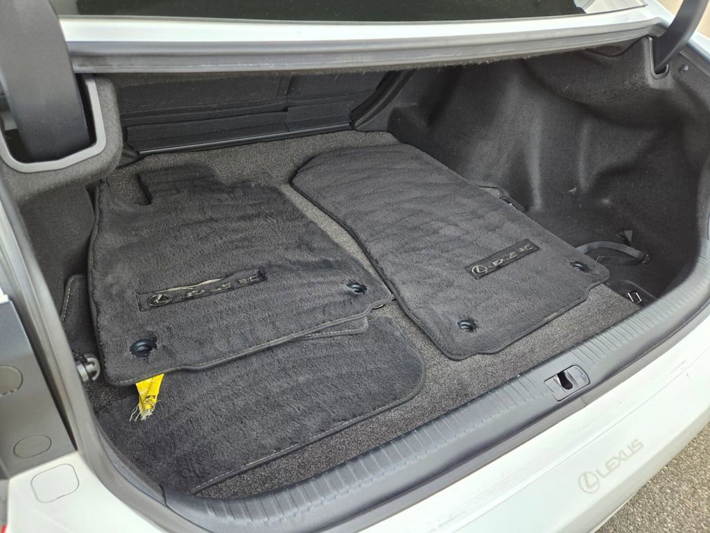 Used 2018 Lexus RC 350 image 16