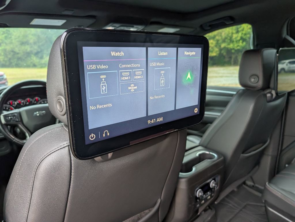 Used 2021 Chevrolet Suburban RST w/ Luxury Package image 26