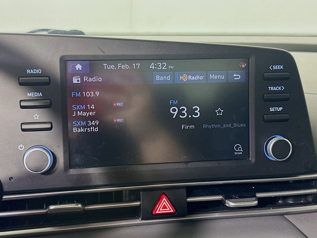 Used 2023 Hyundai Elantra SEL w/ Cargo Package image 27