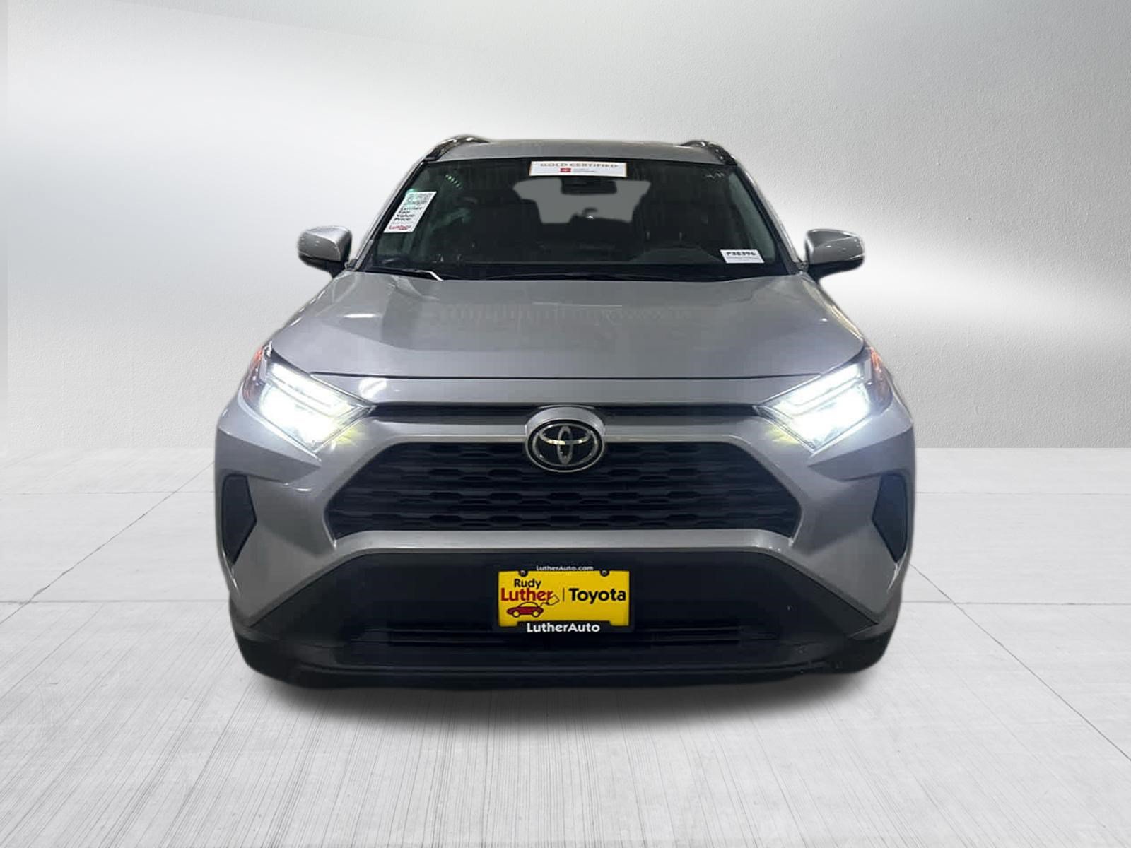 Used 2025 Toyota RAV4 XLE AWD/4WD image 2