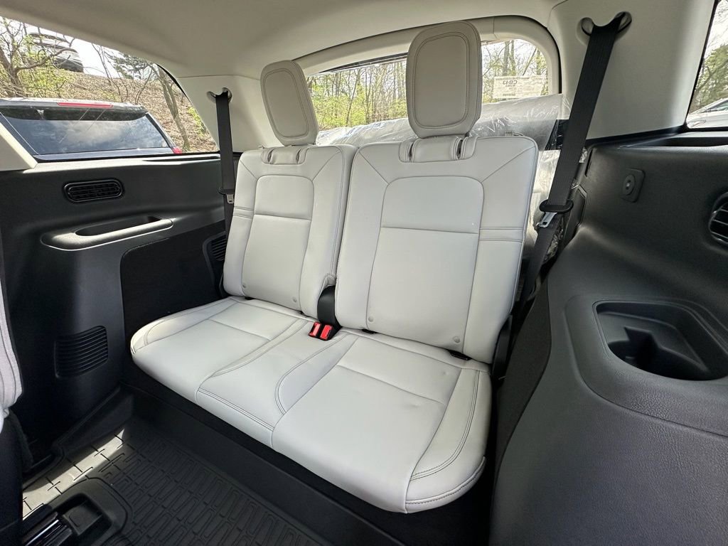 New 2026 Lincoln Aviator AWD image 21