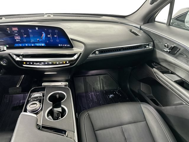 Used 2024 Cadillac Lyriq Luxury AWD/4WD image 28
