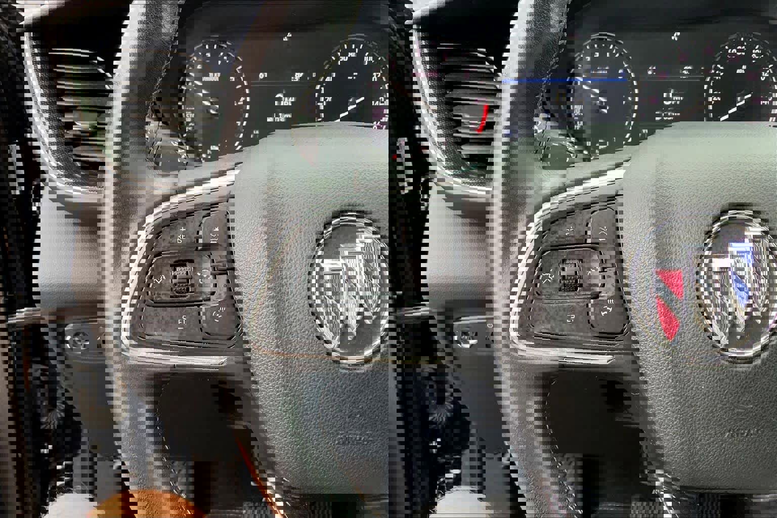 Used 2021 Buick Envision Preferred image 23