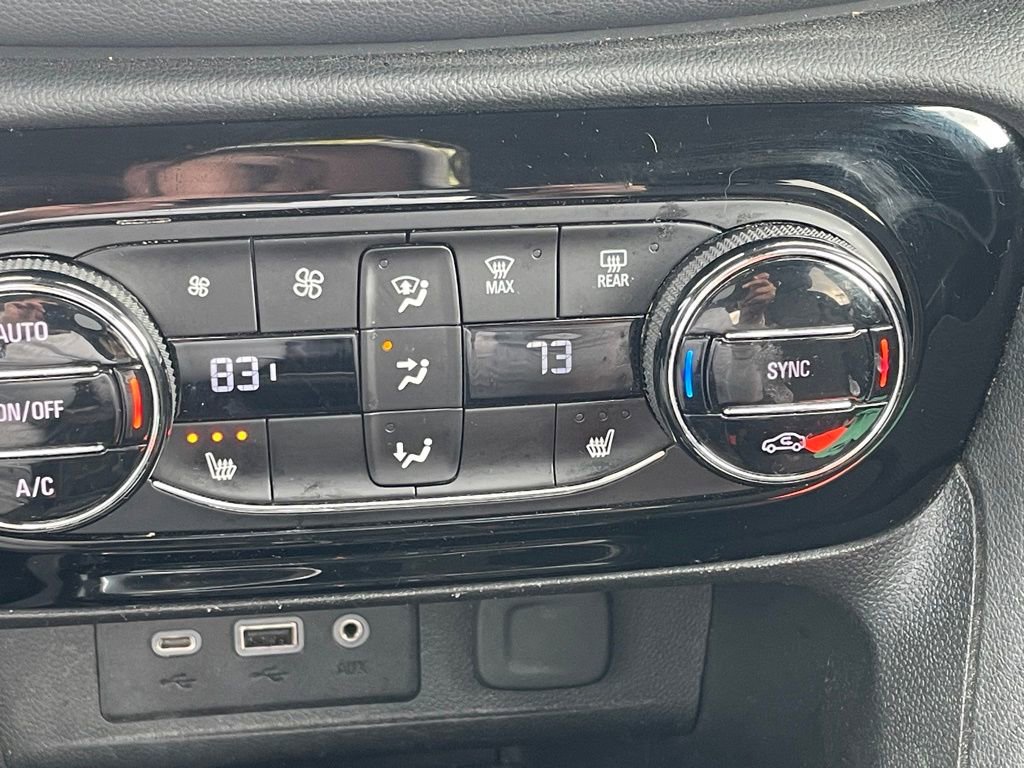 Used 2023 Buick Encore GX Select image 19