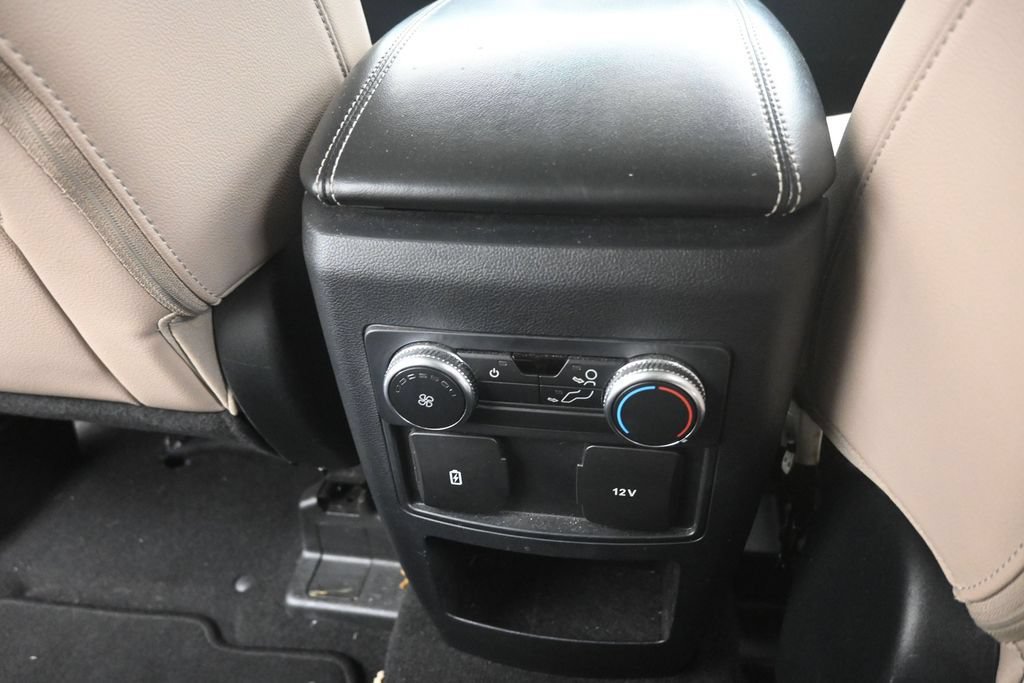 Used 2021 Ford Explorer XLT w/ Equipment Group 202A RWD image 12