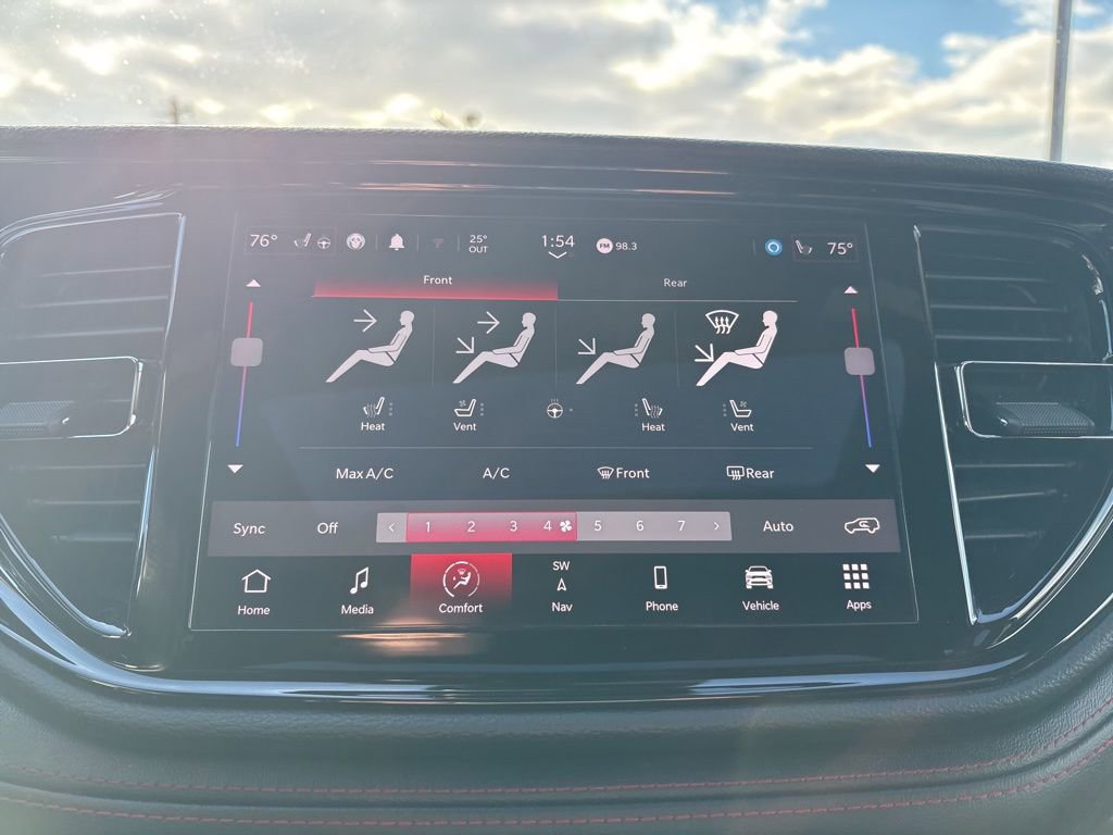 Used 2024 Dodge Durango GT image 16