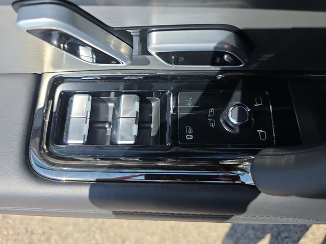 Used 2025 Land Rover Range Rover Sport SE AWD/4WD image 27