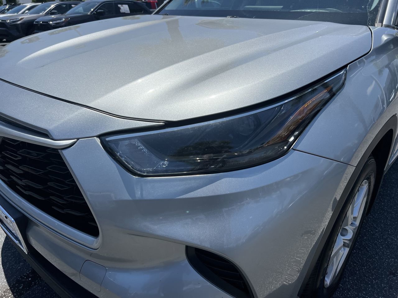 Used 2023 Toyota Highlander L AWD/4WD image 6