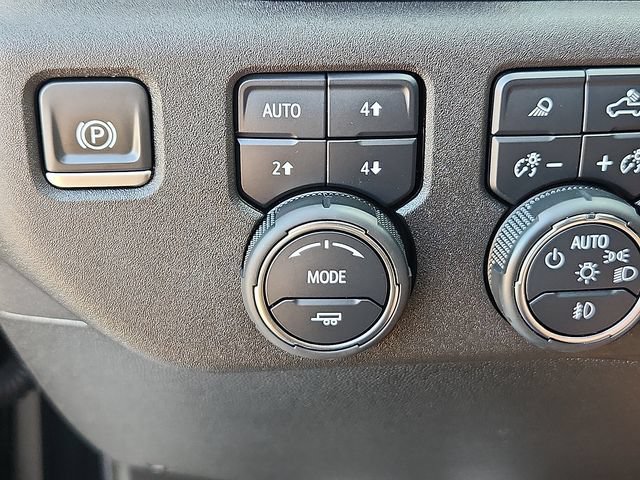 Used 2024 Chevrolet Silverado 2500 High Country w/ High Country Premium Package AWD/4WD image 21