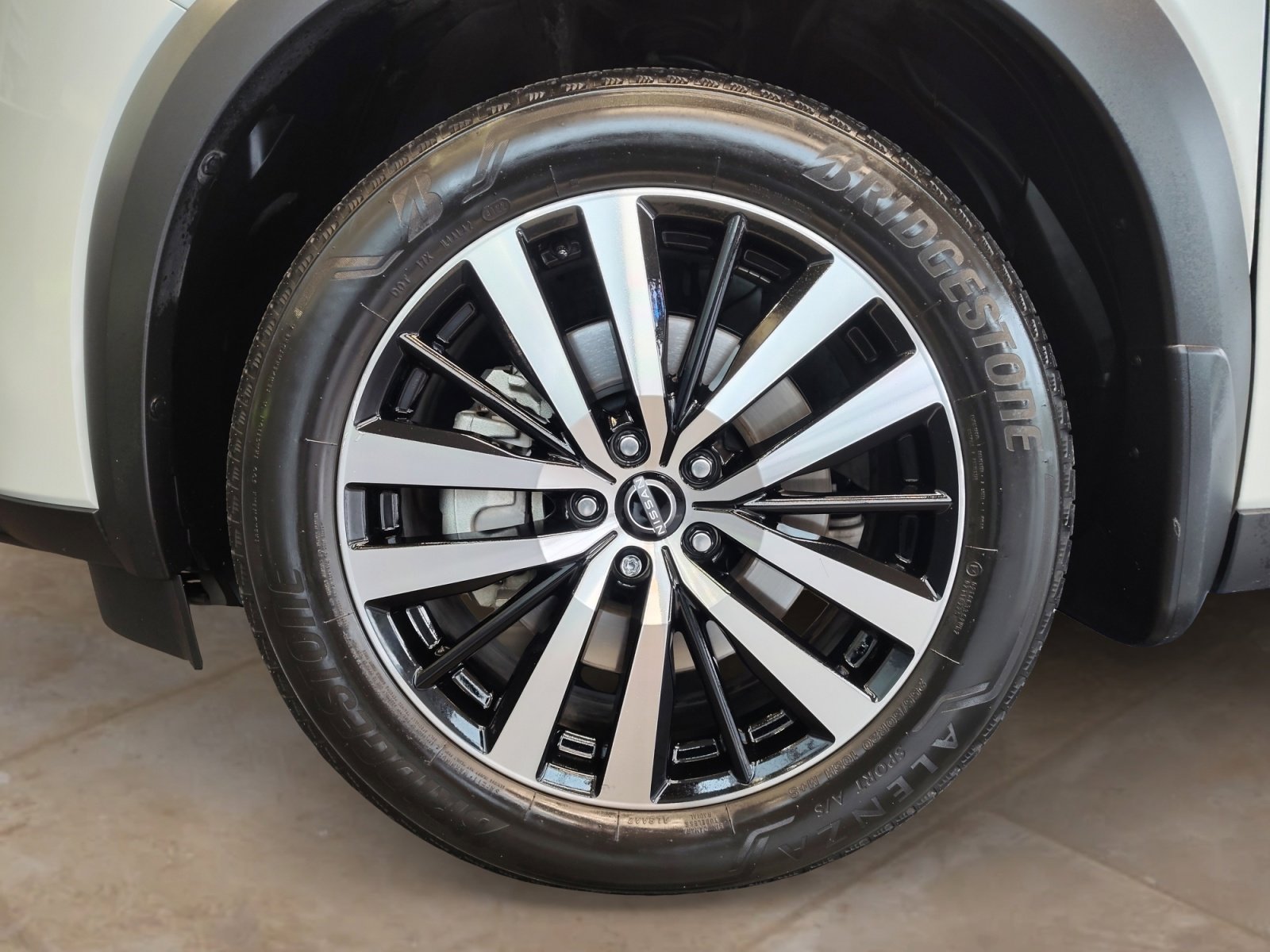 Used 2023 Nissan Pathfinder Platinum w/ Cargo Package FWD image 33