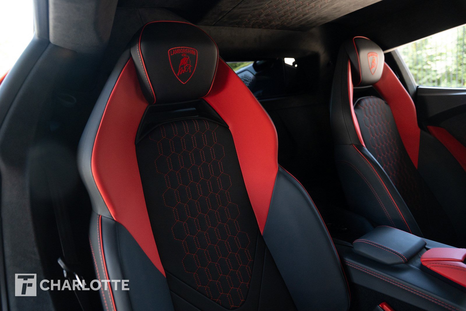 Used 2024 Lamborghini Revuelto AWD/4WD image 31