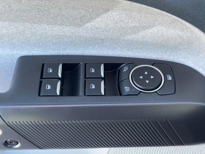 New 2025 Ford Maverick XLT image 18
