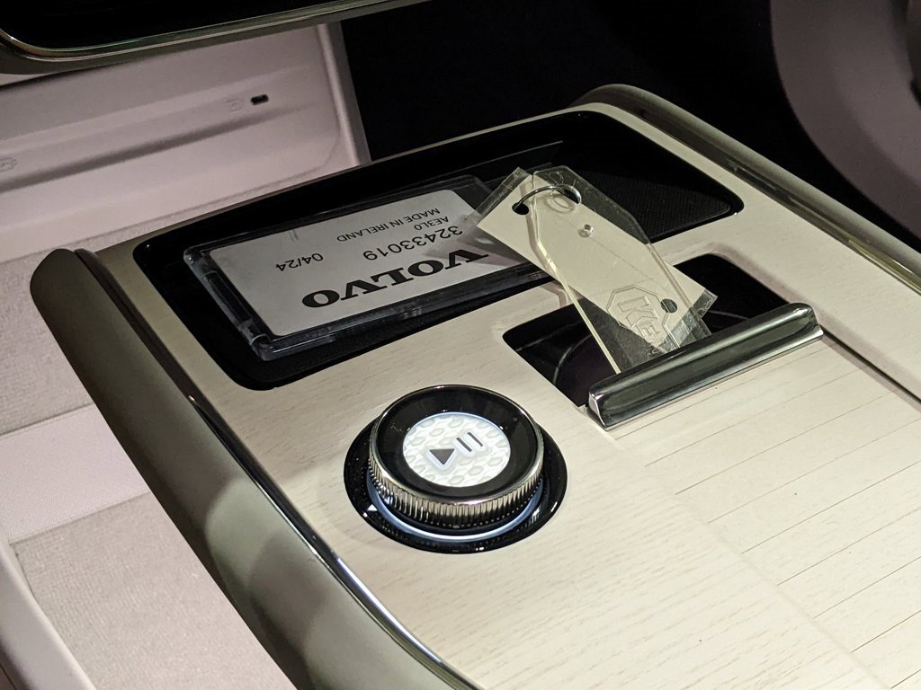 New 2025 Volvo EX90 Ultra image 20