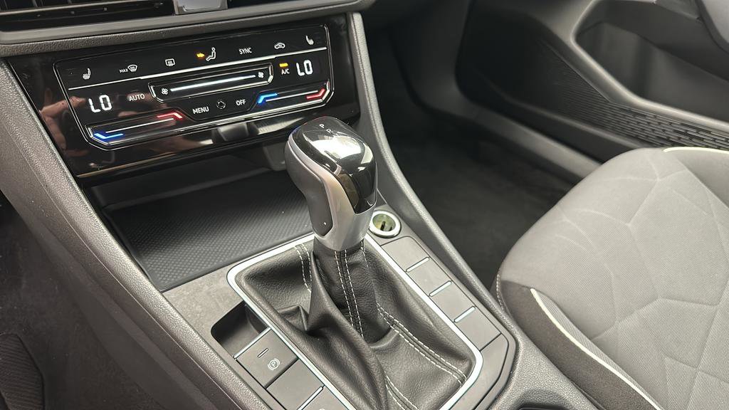 Used 2025 Volkswagen Jetta Sport FWD image 22