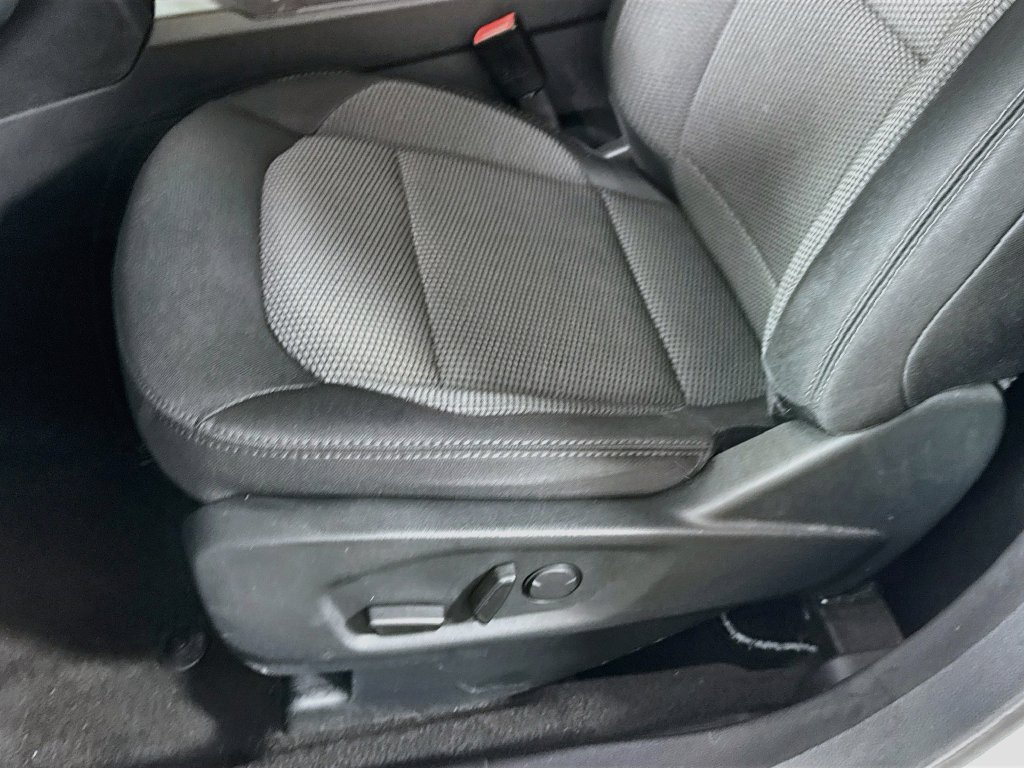 Used 2019 Ford Explorer XLT w/ Equipment Group 201A FWD image 23