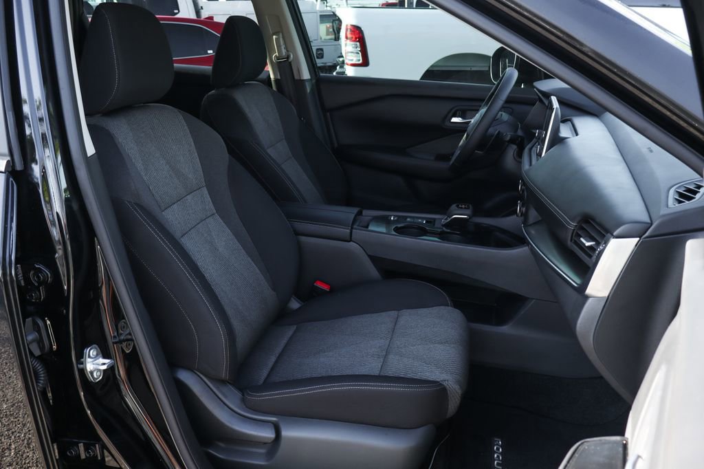 Used 2026 Nissan Rogue SV w/ Cold Weather Package image 40