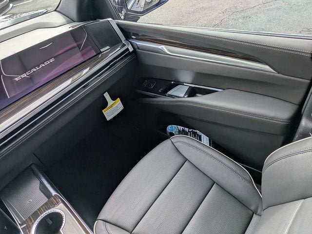 New 2026 Cadillac Escalade Luxury w/ Touring Package AWD/4WD image 17