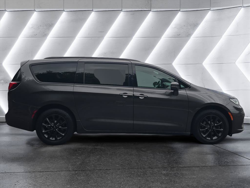 Used 2021 Chrysler Pacifica Touring w/ S Appearance Package FWD image 6