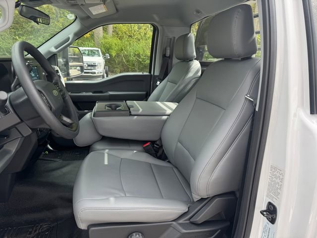 New 2025 Ford F550 4x4 Regular Cab Super Duty image 15