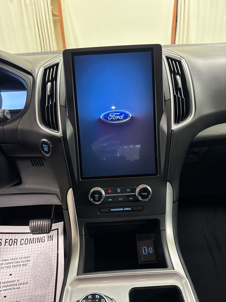 Used 2024 Ford Edge SEL AWD/4WD image 13