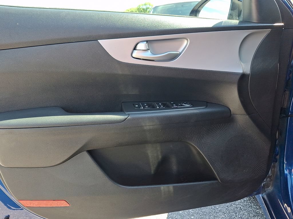 Used 2023 Kia Forte LXS FWD image 14