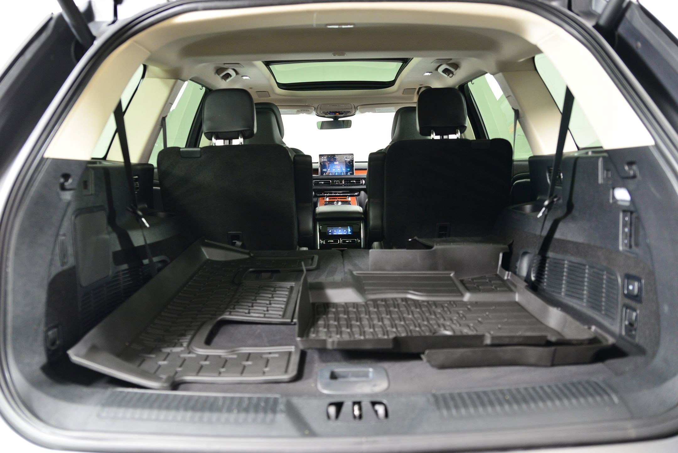 Used 2023 Lincoln Aviator Reserve w/ Equipment Group 201A image 26