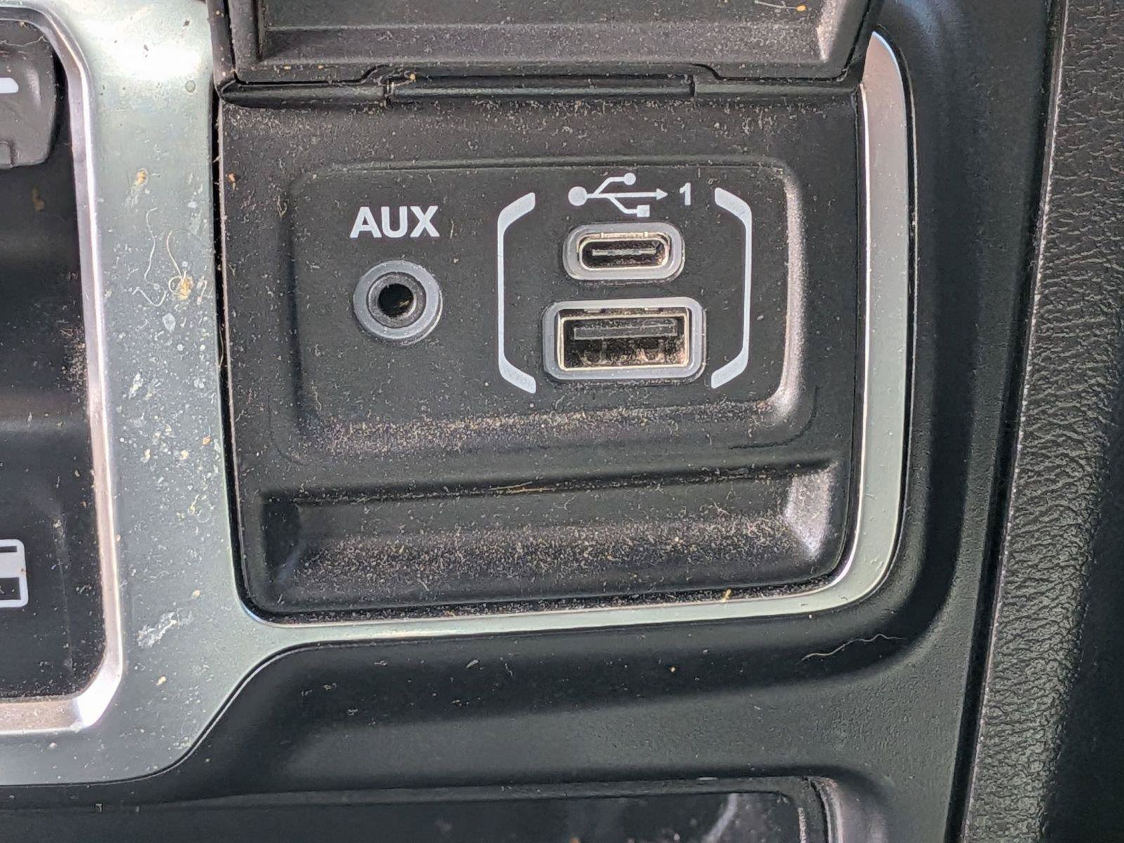Used 2019 Jeep Wrangler Sport AWD/4WD image 15