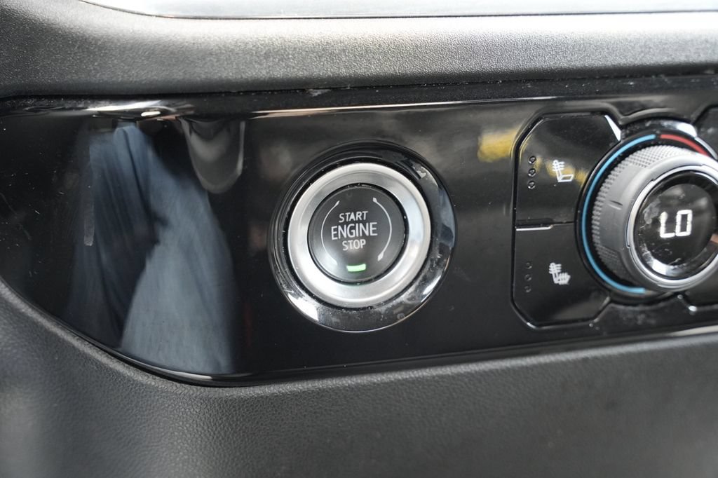 Used 2023 Chevrolet Silverado 1500 LT AWD/4WD image 29