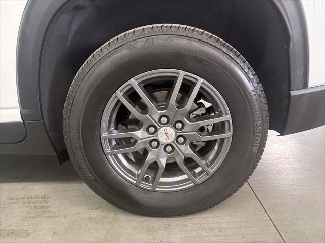 Used 2025 GMC Acadia Elevation image 9