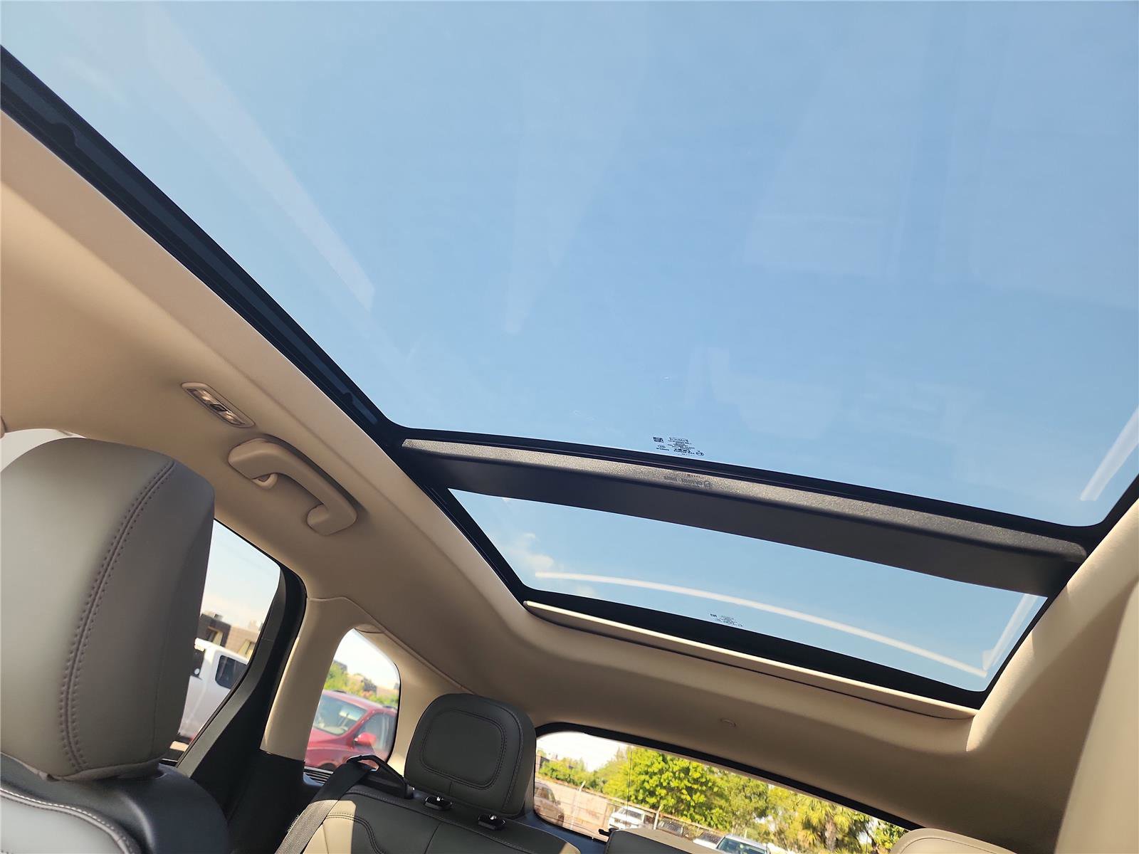 Certified 2024 Lincoln Corsair Grand Touring w/ Equipment Group 301A AWD/4WD image 15