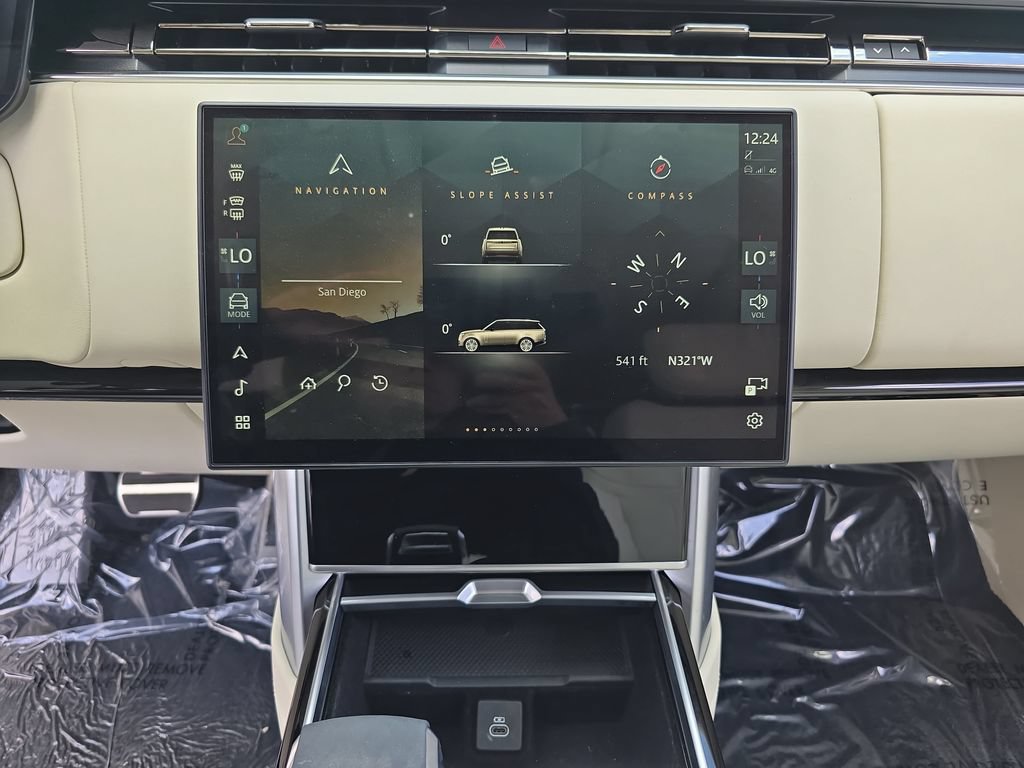 Certified 2024 Land Rover Range Rover Long Wheelbase Autobiography AWD/4WD image 22