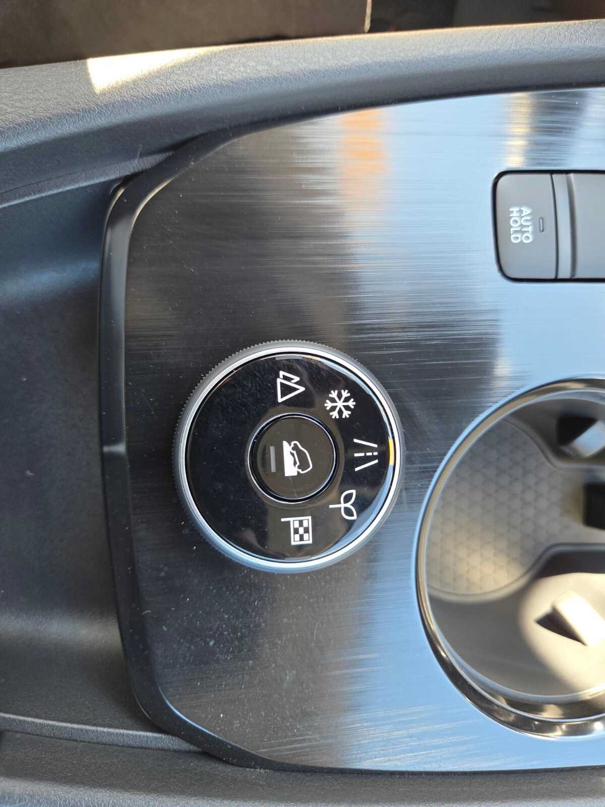 Used 2025 Nissan Rogue SV AWD/4WD image 14