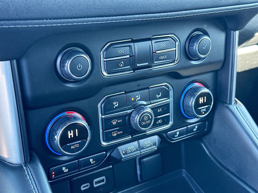 Certified 2024 Chevrolet Suburban LT image 16