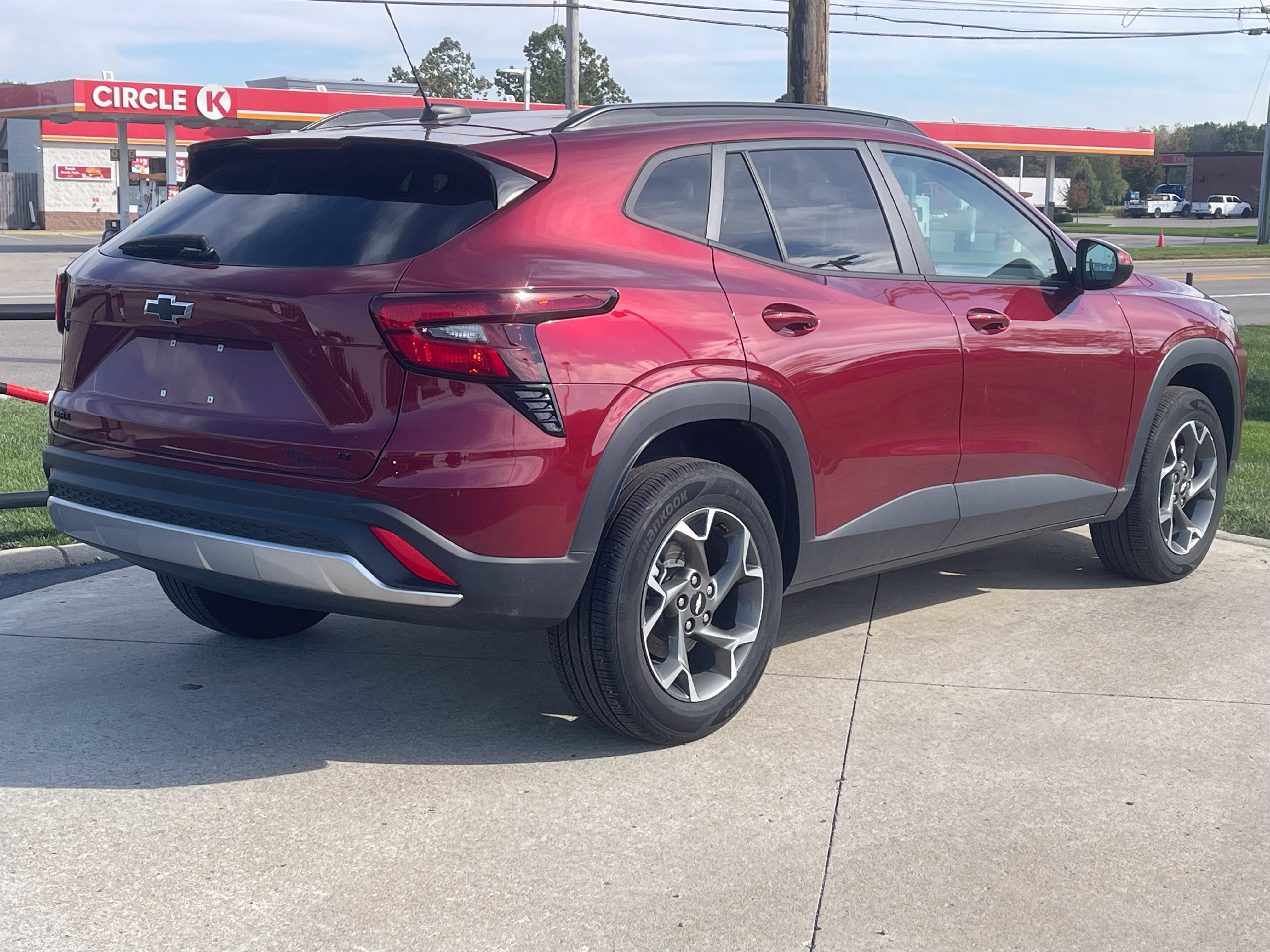 Used 2025 Chevrolet Trax LT w/ Driver Confidence Package FWD image 7