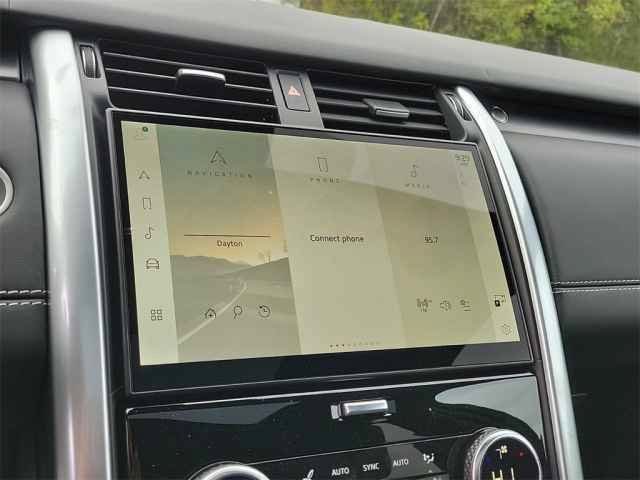 New 2025 Land Rover Discovery Metropolitan Edition AWD/4WD image 32