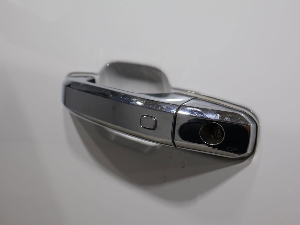 Used 2022 Chevrolet Silverado 3500 High Country w/ Safety Package II image 11