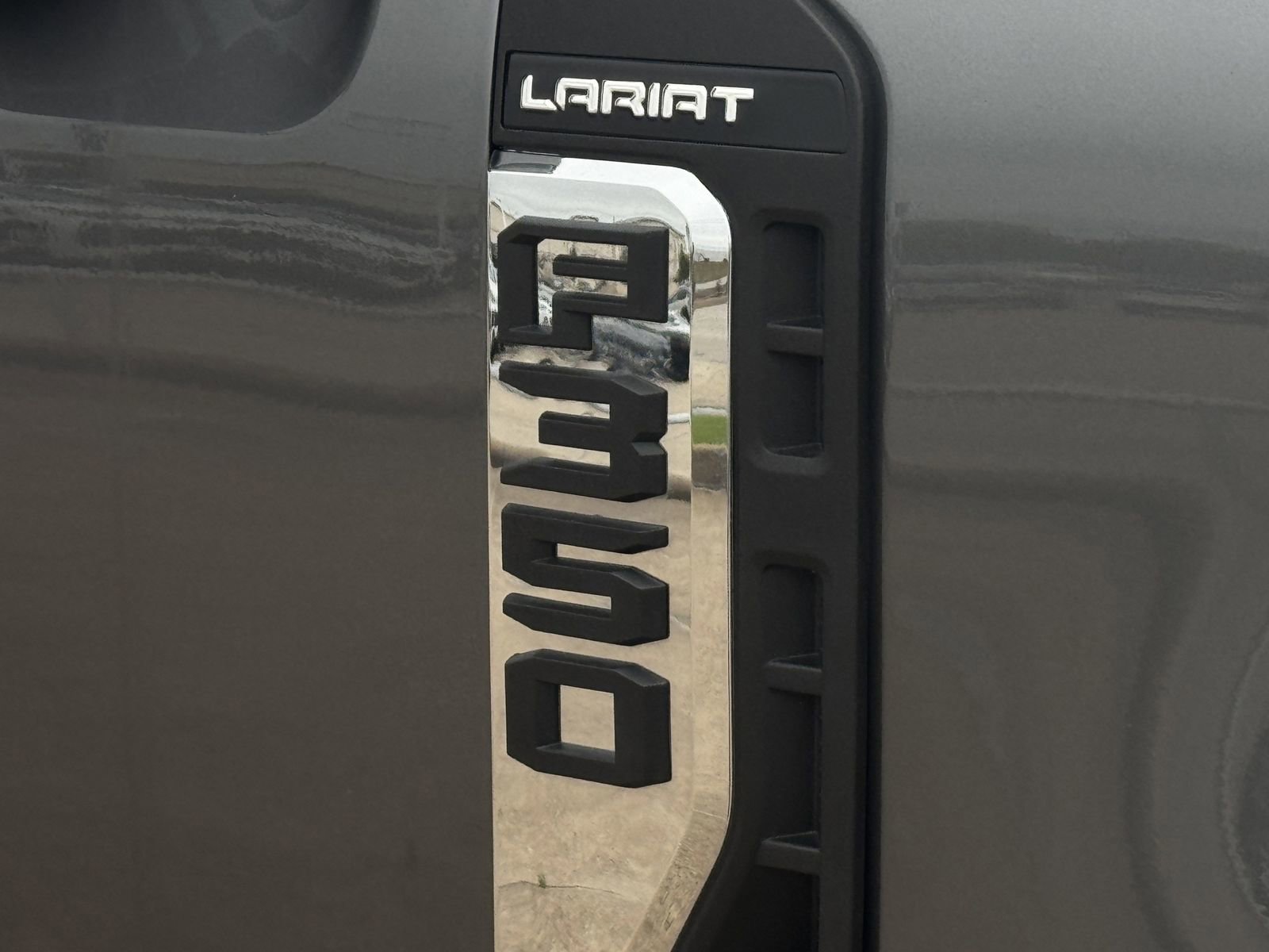 Certified 2024 Ford F350 Lariat w/ Lariat Ultimate Package AWD/4WD image 11