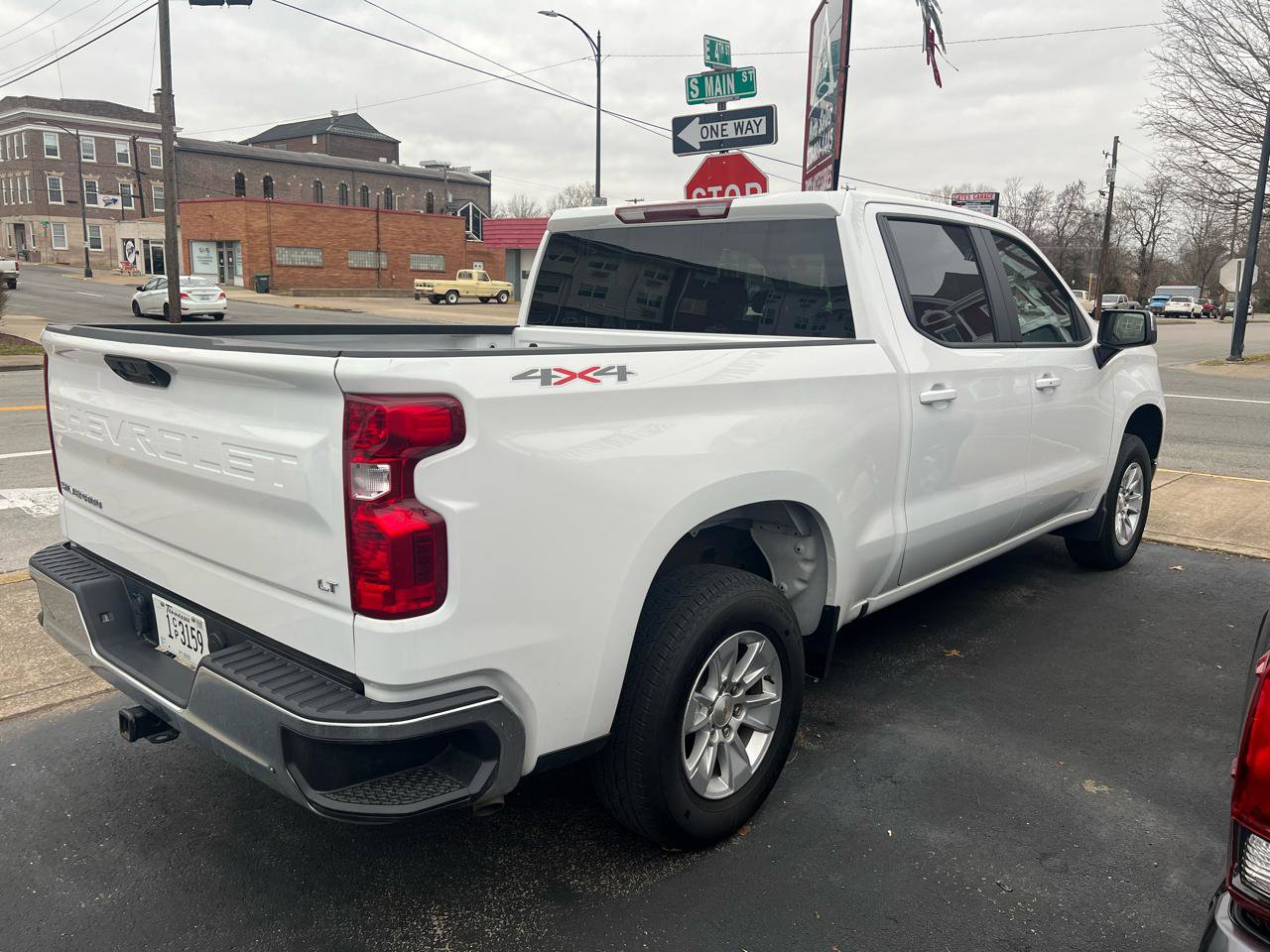 Used 2025 Chevrolet Silverado 1500 LT image 4
