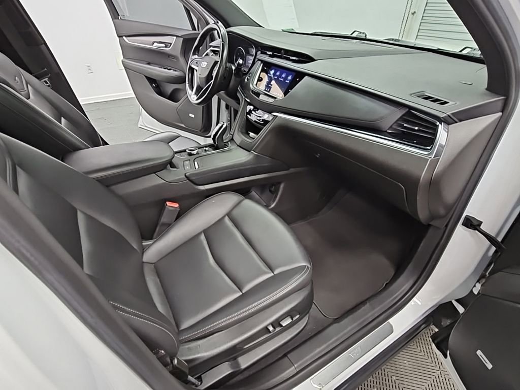 Used 2023 Cadillac XT6 Luxury image 40