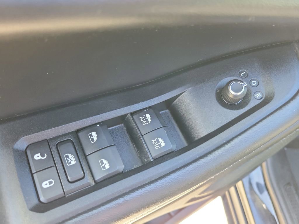 Used 2023 Jeep Grand Cherokee L Laredo AWD/4WD image 26